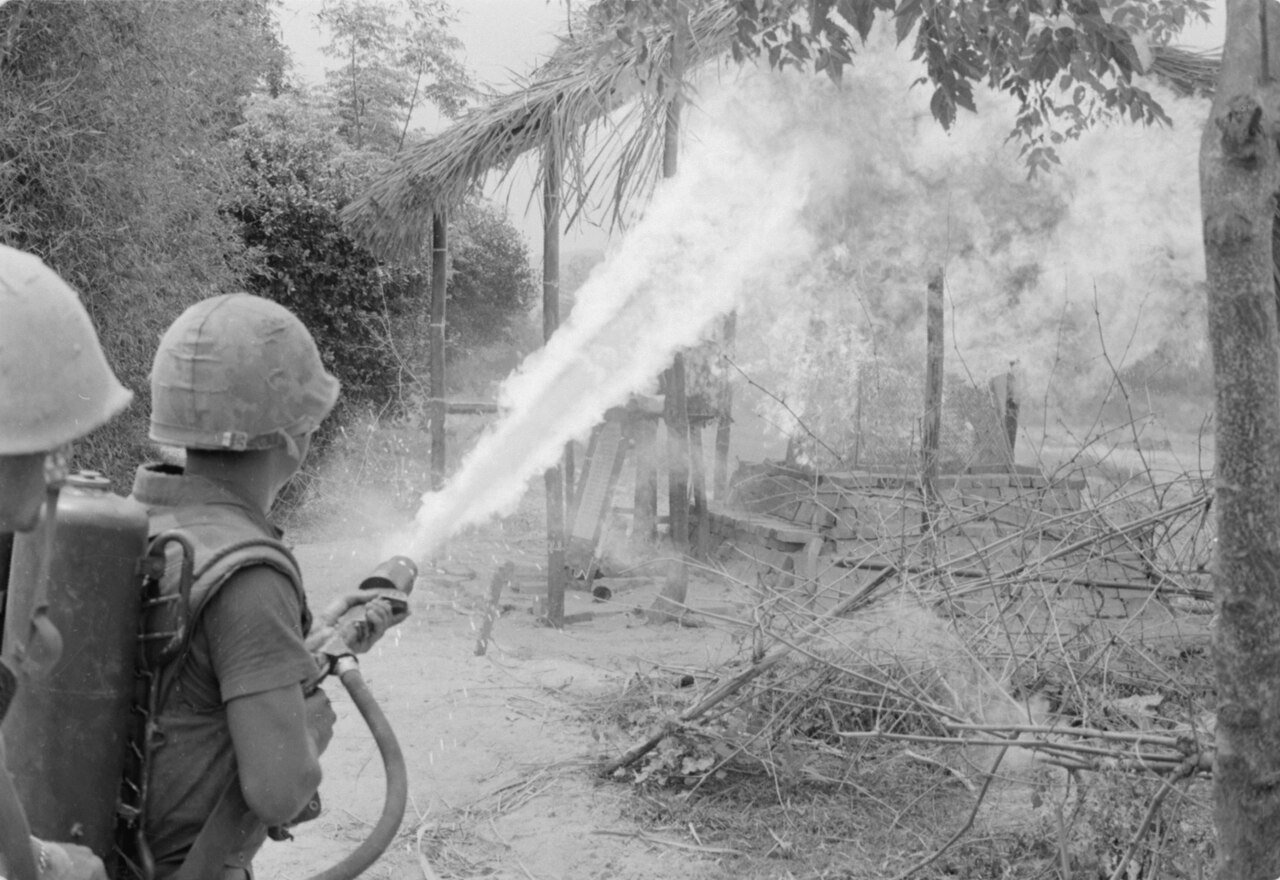Sejarah Perang Vietnam dan Campur Tangan Amerika yang Menghancurkan