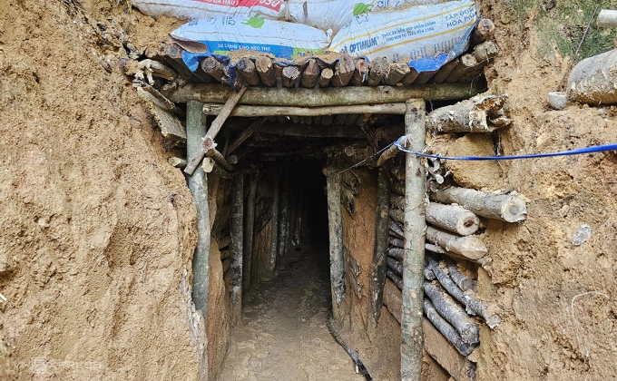 Tambang Ilegal Vietnam